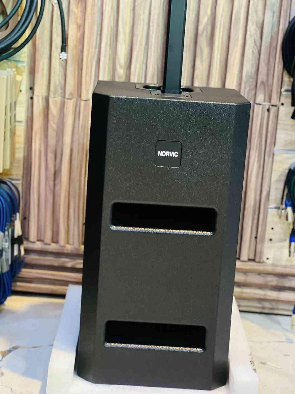 على بركة الله 
 سماعة الاكتف الارضيه NORVIC
بقدرة 1000واط
 
توجد خدمة توصيل كافة انحاء العراق
🚛🚛🚛🚛🚛🚛🚛🚛🚛🚛🚛

صوتيات المصطفى
للأستفسار الاتصال ع الارقام التالية 
*********** 📞
***********‬  📞  
العنوان الناصرية/سوق الشيوخ/شارع اللطفي

🎤🎙🎚️🔊🔈
