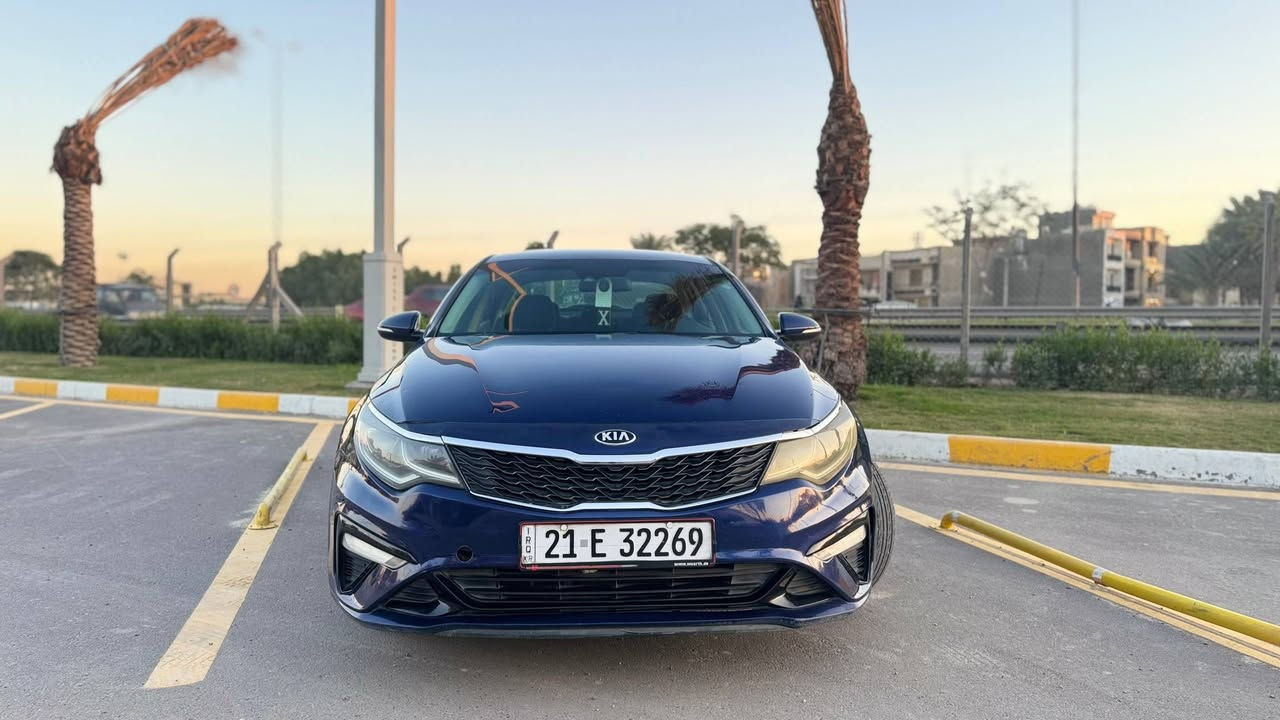 السلام عليكم لبيع كيا اوبتيما 2019 وارد امريكي حادث امريكا جاملغ امامي ايمن يعني عكس السايق مبدل ومصبوغ بدون دواخل و بدون شواصي ايربكات السياره كلها سليمه ونشرت سونار بس قديم اول مشتريت السياره ورقم الشاصي هم موجود السياره ماشيه 93 الف ميل كير مكينه تبريد مكفول كله على البلاد المكينه تفتح القبغ مالتها تشوفها شلون نضيفه 
موصفات السياره fe معروفه 
1️⃣شاشه
2️⃣شاشه اعطال
3️⃣رادار امامي و خلفي و جانبي
4️⃣نقطه عمياء
5️⃣ثلاث وضعيات قياده SPOST/ECO/COMFORT
6️⃣حساس خلفي
7️⃣تحكم ستيرن
8️⃣منضومه زنون اصليه عالي ناصي
9️⃣قياده ذاتيه
🔟تحديد مسار
1️⃣1️⃣مانع انزلاق 
1️⃣2️⃣حساس اطارات
هي هاي الموصفات المعروفه 
رقم السياره سليمانيه بسمي تحويل او وكاله بس يفضل تحويل مكان السياره بغداد العامريه 
السعر 12.700$ يعني 127 ورقه وبيها مجال واسف على الاطاله لتواصل *********** متواجد واتساب قليل اتواجد على الفيس يعني يفضل تتصل
