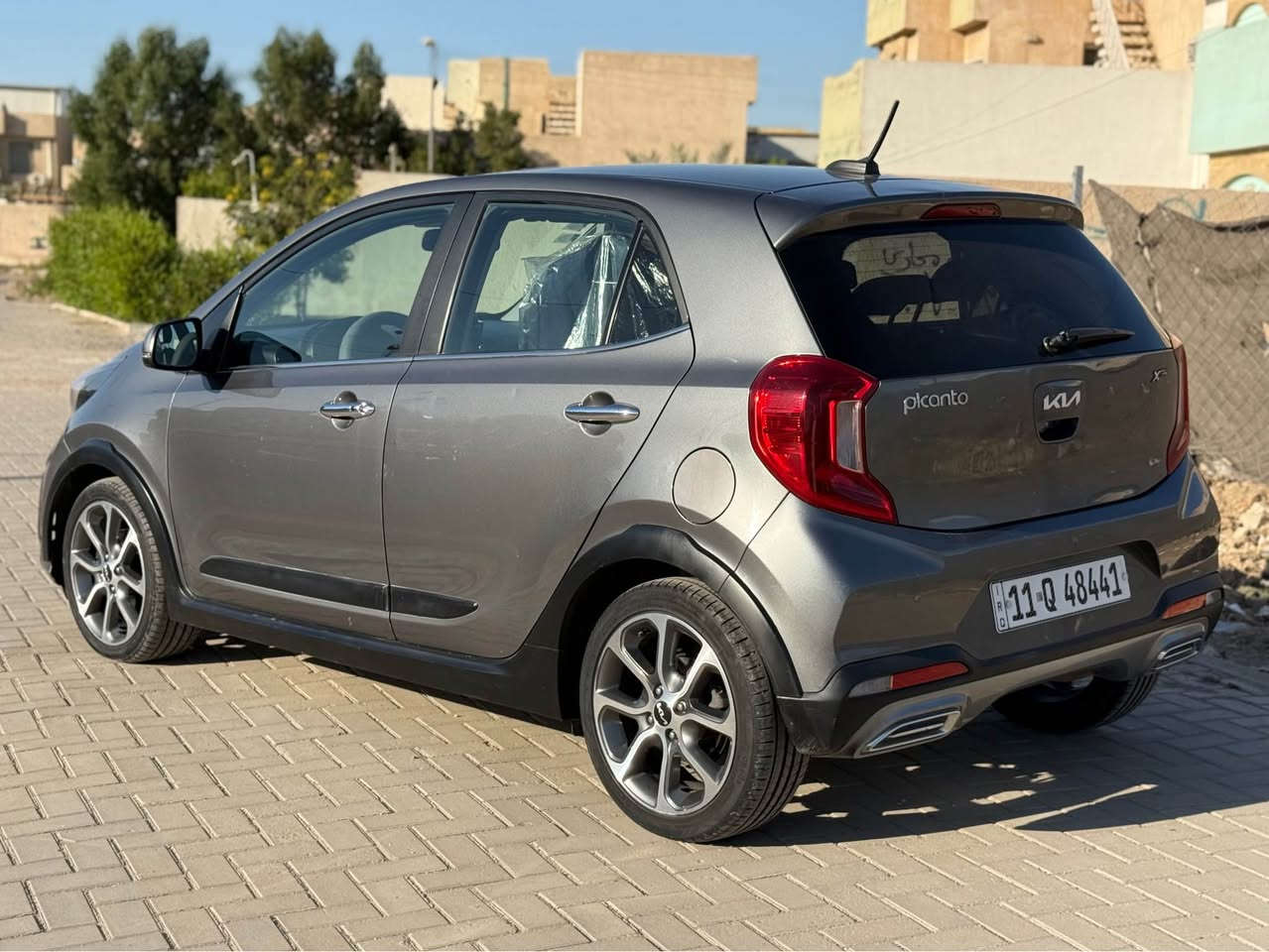 السلام عليكم 

كيا بيكانتو Xlineوارد كوري تجي فل مواصفات موديل 2022 فل مواصفات عدى الفتحه بيها صبغ بنيد فقط وموجود بالسونار مكينه 4 سلندر 1.2 MPI كير 5 نمر  ماشيه 83 كيلو متر مناقصها اي شي رقم بغداد الجديد بأسمي عارضها ب 103 وبيها مجاال بسيط رقمي ***********

مكاني بغداد / حي الجهاد 

مواصفاتها : 

* كشنات جلد 
* شاشه أندرويد 
* رادار امامي 
* تنبيه مغادرة المسار 
* حساسات خلفيه 
* مريه الجانبيه شفط 
* الستيرن فل تحكم 4 جهات 
* شاشة كيا ترحيب 
* بصمة تشغل + أبواب + صندوك 
* لد نهاري امامي 
* بك لايت لد بغداد, العراق
