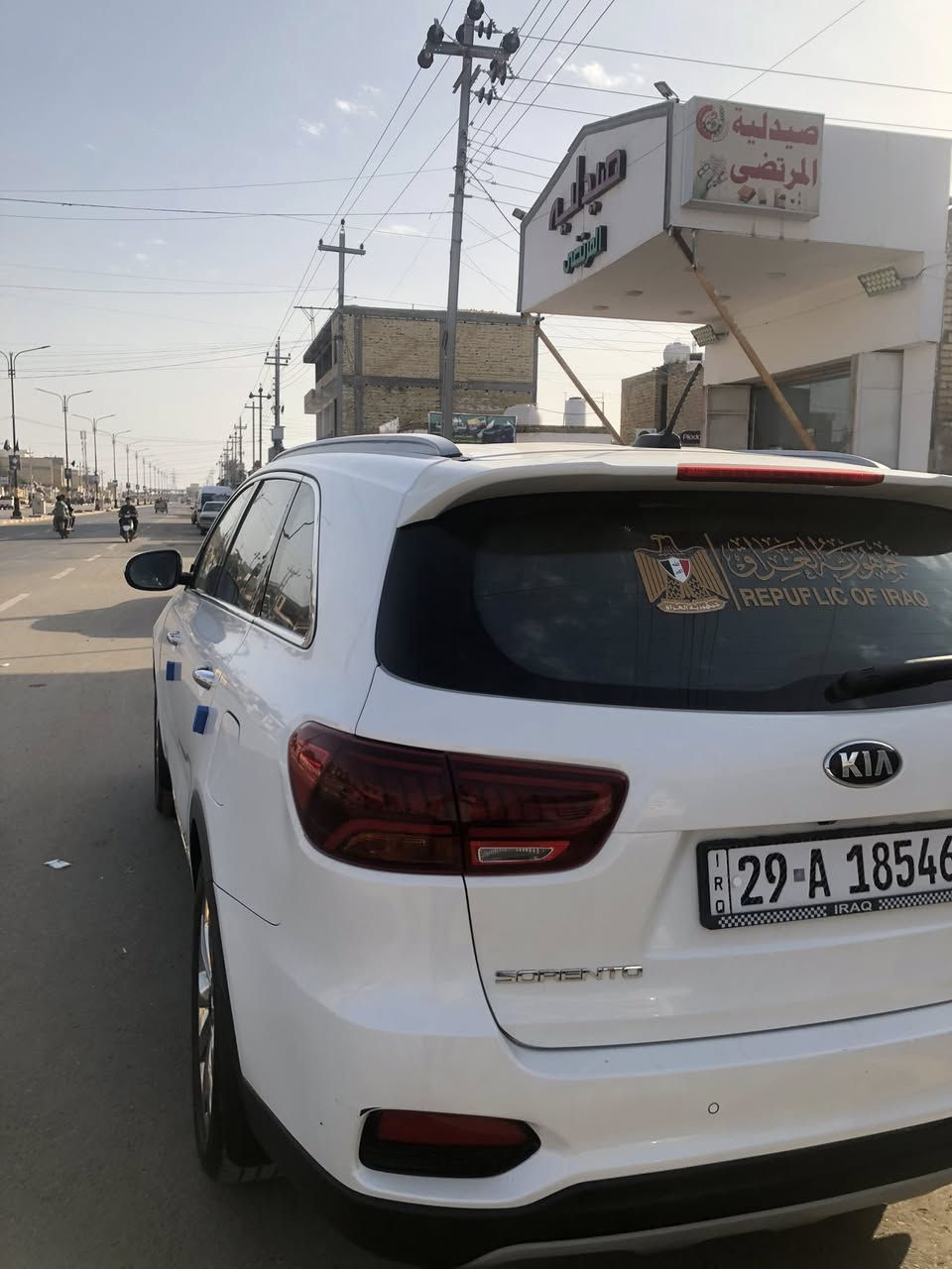 السلام عليكم
سورنتو ٢٠١٩ خليجي 
السيارة مكفولة كفالة عامة 
رقم واسط بأسمي 
فول مواصفات عدا البانوراما 
محرك ٦ سلندر ٣٥٠٠ 
٧ راكب 
تخم تاير جديد 
تبريد ٣ قطع 
بردات خلفية 
مفروشة جلد 
مري شفط مع الترحيب
مقاعد كهربائية 
بصمة تشغيل + بصمة ابواب + جنطة كهربائية
حساسات أمامية وخلفية
ماشية ٧١ الف 
السيارة على وضع الشركة 
شاشه كبيرة 
مع المواصفات الاخرى المعروفة 
السيارة جديدة بمعنى الكلمة 
علمًا السياره في ميسان
***********
