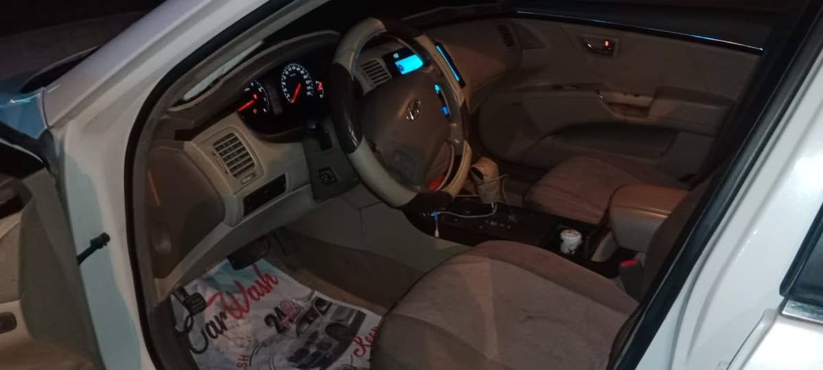 سلام عليكم..
هونداي ازيرا  موديل 2009 خليجي شركة الكاصد
محرك 3300 مكفولة كفالة عامة من صبغ وضربه وتبديل وفتح فقط الموجود بالسونار.
ماشية 165 الف كم
 المواصفات : 
● فتحة سقف 
● كشنات جلد 
● كشنات كهرباء السايق والجانب.
● تبريد امامي خلفي جيد
● برده خلفيه 
● تحكم ستيرن جهتين 
● شاشة كار بلاي وكامرا خلفية.
● حساسات خلفيه 
● ستيرن كهرباء
● كير و محرك نظيف جدا
● حداديه امامي خلفي جيد فقط  بوشة نظافة وسط فحصتها قبل كم يوم سويت صيانة شاملة ( منظومة البانزين كلها مجاول وبلكات ونوزلات وجويتر وفيت بمب)عند ورشة سجاد الموسوي.
● تخم تاير + باتري جيد
● كهربائيات كله شغاله 
● صيانة كاملة وتبديل مروحة جديدة + مروحة إضافية ستاركس + اذانات محرك 4 جدد
السيارة بأسمي رقم دولي+ هزة جديدة و سنوية لغاية 2030 .
السعر 97 ورقة وبيها مجال بسيط للشراي اتصال على الرقم *********** 
مكاني بغداد / الدورة
