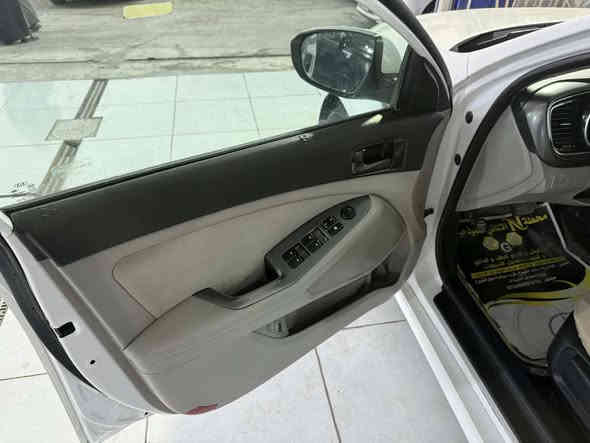 سلام عليكم للبيع اوبتيما امريكي موديل 2015 بيها فقط بنيد وبدنه كير مكينه جديد سياره ب اسمي حره غير متواجد على الفيس 

رقم الموبايل ‭٠٧٨٣ ٠٤١ ١٧٥٤‬
