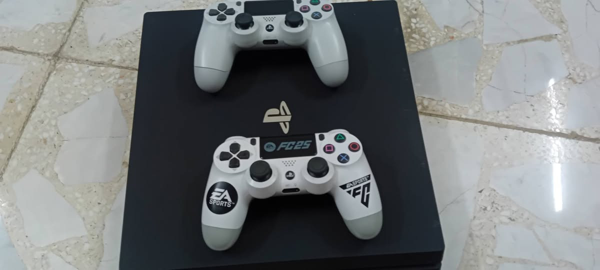 بلي فور برو PS4 pro نظام . 11 .
يو بي اس . ماركة الكابتن ابو الشاشة 
ذاكرة داخلية (1) تيرا  .
هارد خارجي 500 كيكا .
جوستك عدد 2 .
ملحقات وكيبلات كاملة .
العاب مستوى عالي .
الجهاز من مجمع الاسطورة وبعده بالضمان . مكفول من الفتح والتصليح . 
أخوان الجهاز ( برو ) مو عادي . يعني تعرفون اسعارهم .
سعر الجهاز مع كافة الملحقات  500 الف . 
بغداد - البلديات  - الصحفيين - قرب ماكولات جدو حبتر


**إذا كنت صاحب هذا الإعلان وتريد حذفه لأي سبب، رجاءا أرسل رسالة إلى الدعم الفني**