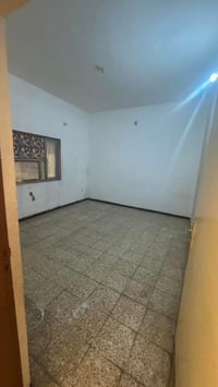 شقق للايجار عدد2 في السيدية (نضيفات ) طابق ارضي و طابق اول مساحه كل شق...