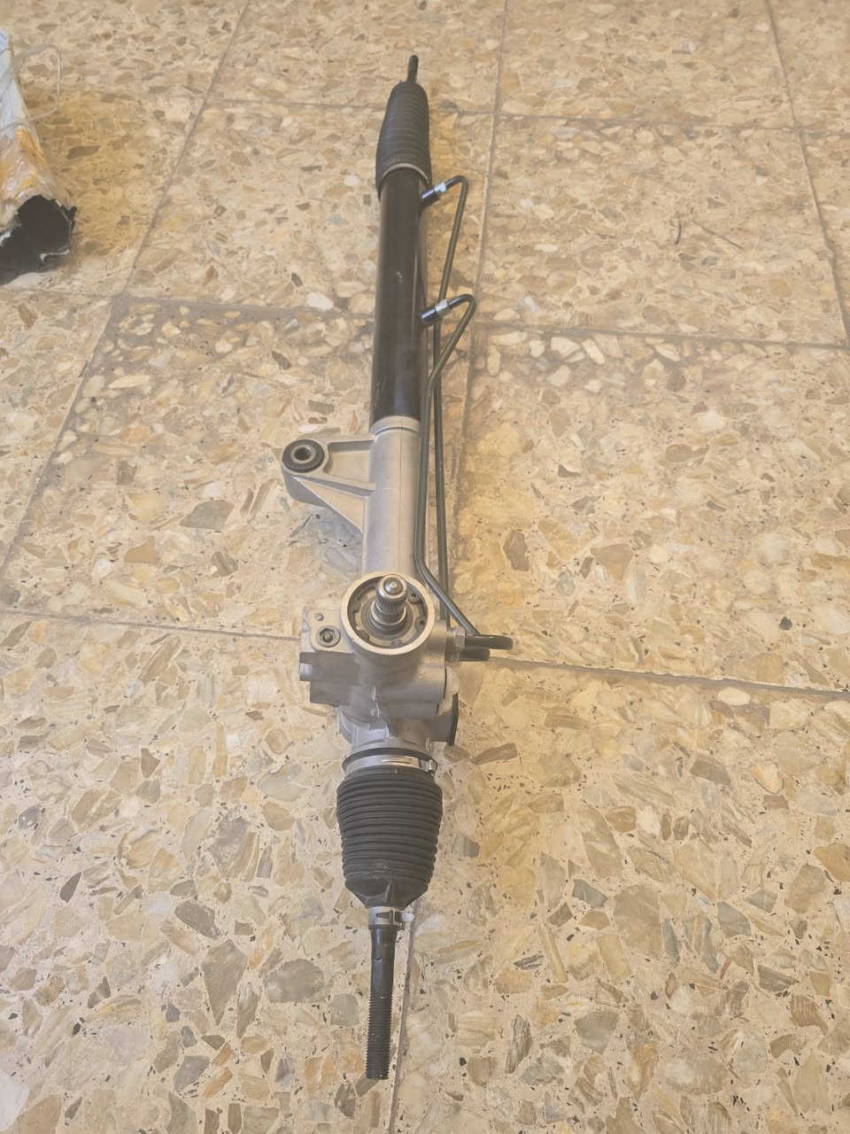 السلام عليكم
هذا المشط للبيع  اخذته على اساس أشده للسياره من نزلت المشط طلع بيه اختلاف الي يفيده يدخل خاص  او يتصل ***********
