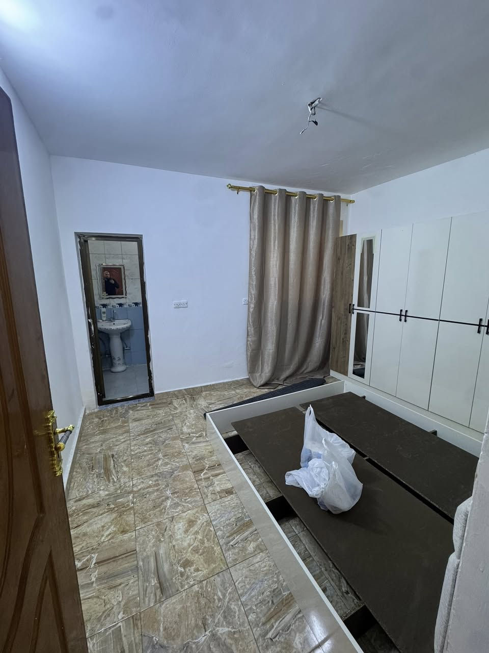 #للايجار__________في__________السيدية
بيت ٦٠ متر ٣ غرف نوم صالة مطبخ خدمات 

مربع جدا هادئ ونظيف مربع تبوك

شارع عرضه ١٥ متر رصيف ٣ متر

يسلم فارغ بدون اثاث 

للأستفسار آكثر الأتصال على الرقم 

***********

او زيارة المكتب الكائن في منطقة السيدية 

شارع جامع الأقصى مقابل لحوم جويلي

مكتب المصطفى للاستثمار و التطوير العقاري
