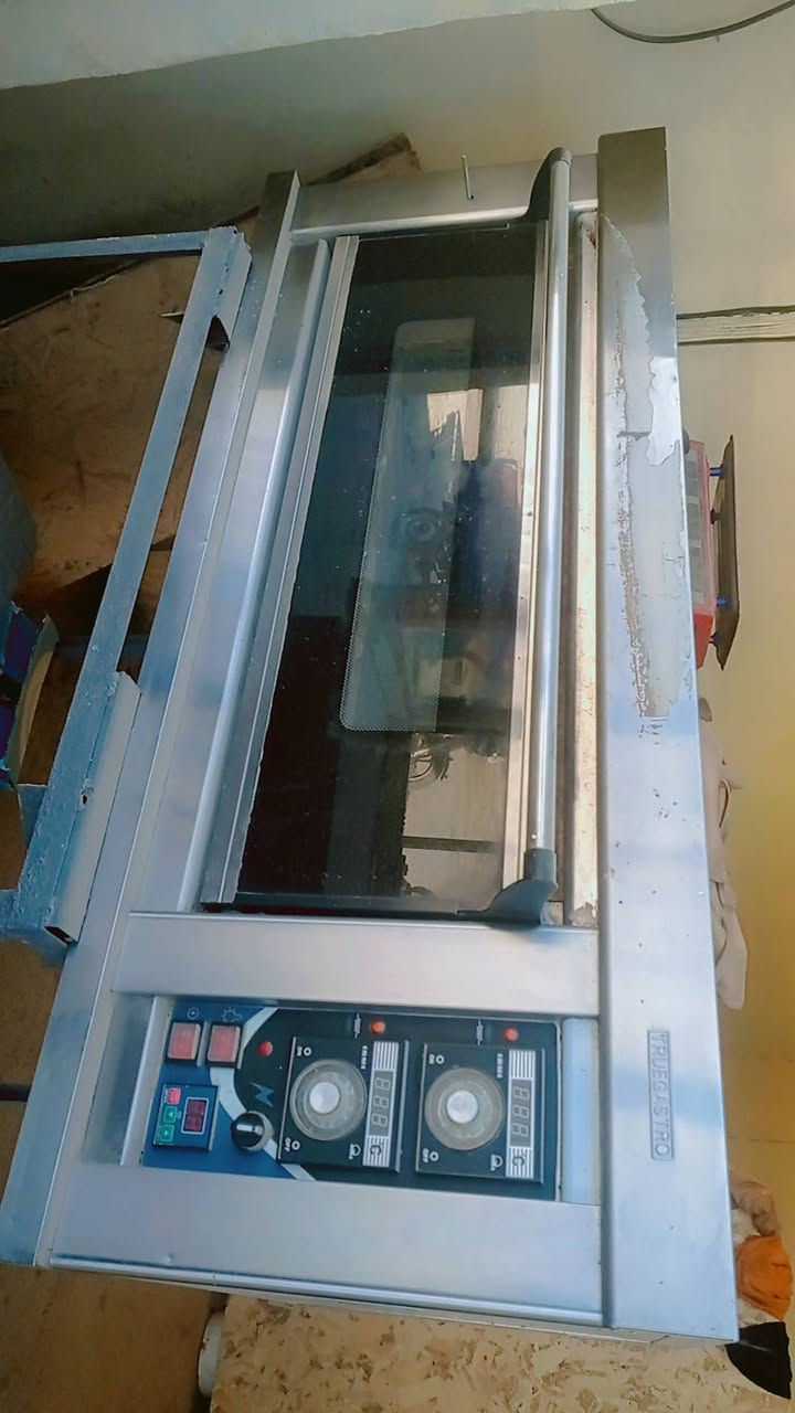 غراض للبيع
عجانه 10كيلو الحوض مالته 
175
شوايه 6عيون 275
فرن بيتزا 425
وبيهن مجال 
للتواصل على هذا الرقم 
***********
