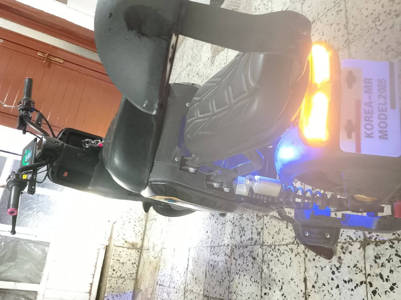 السلام عليكم 
ماطور شحن للبيع R8 مديل 2025
من شركة كوريا مار
موصفات معروفه. 6 بطاريات دبل 32 
 بي كسر بل طبق مال الشاشة الظهر مالو 
السعر 450 و بي مجال للطيبين مكاني موصل حي الرفاعي 
التواصل مراسلة الصفحة او الرقم ***********
ملاحظة الرقم بي واتساب..
