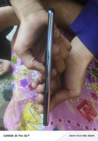 ون بلس 9 5G • ١٢٨/رام ٨+٨ • فطر طفيف بالشاشة