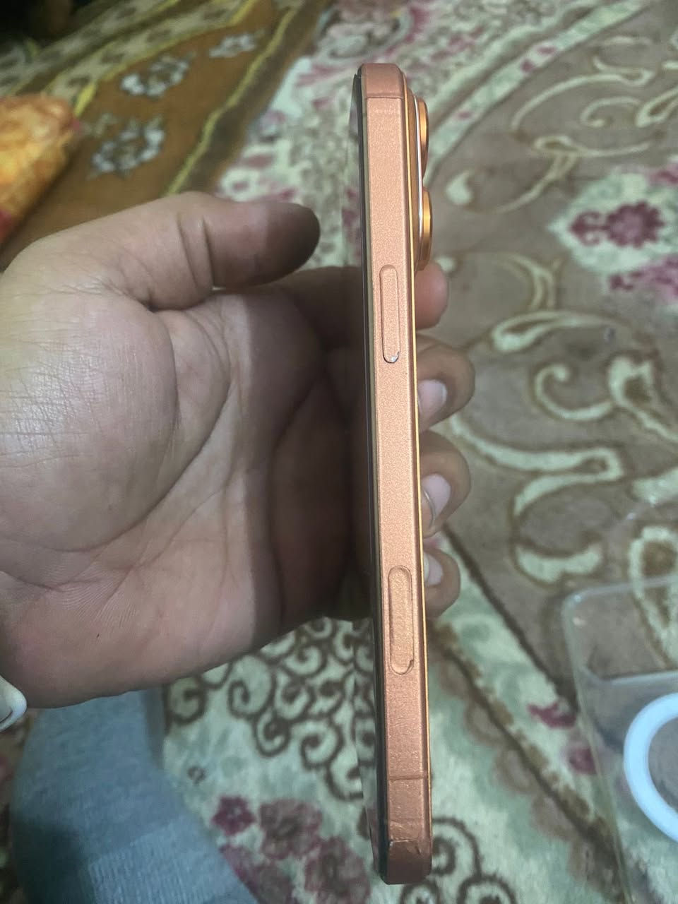 للبيع فقط 16برو ماكس بس اني حاطله هاذ كفر غراضه كله كامله ماستر جهاز السعر 1400))))***********
