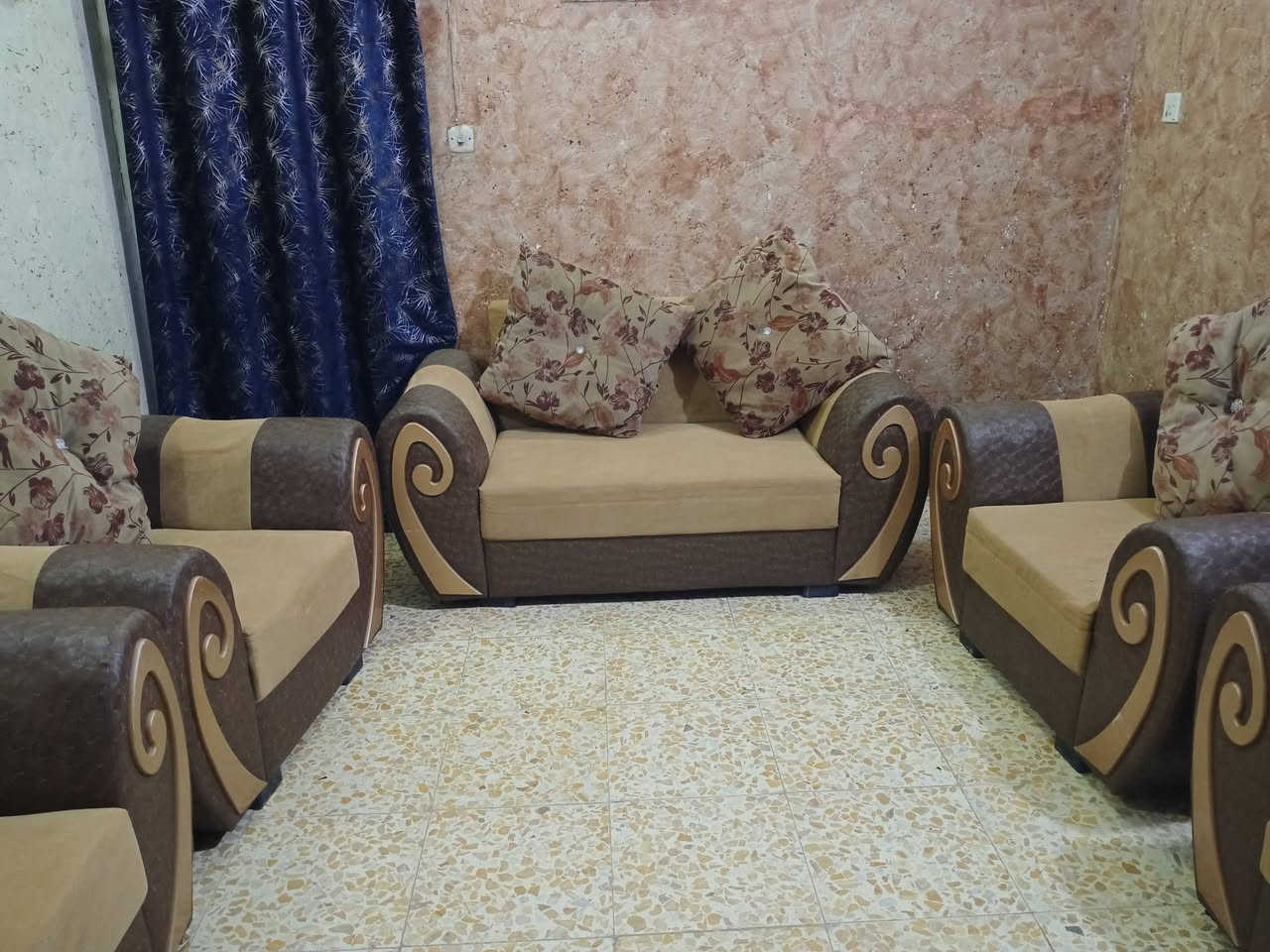 تخم 10مقاعد تزكام وثكيل تكمه جديد كلش اي ضررمابي نضيف جد شرط تسكام وقوي وجديد سعره 240يوجد توصيل داخل كربلاء ***********

