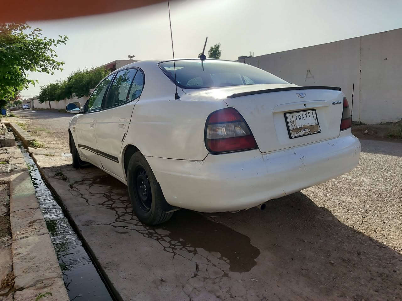 بةناوى خوا دايؤ لگنزا مؤدئل 2001 كئروو مةكينةو تةحويلو هةزةوهةموو شتى بةشةرت تةبريدة بةس غازى نةقسة سةيارةكة هةنئ وردة مةسرفى تياية بةس تابلئى بئ كئشةية سعرى خوار هةموو بازار 30وةرةقةو كةمئ مةجال لةكةركوكم رةقةم *********** واتسئابيشى لةسةرة
