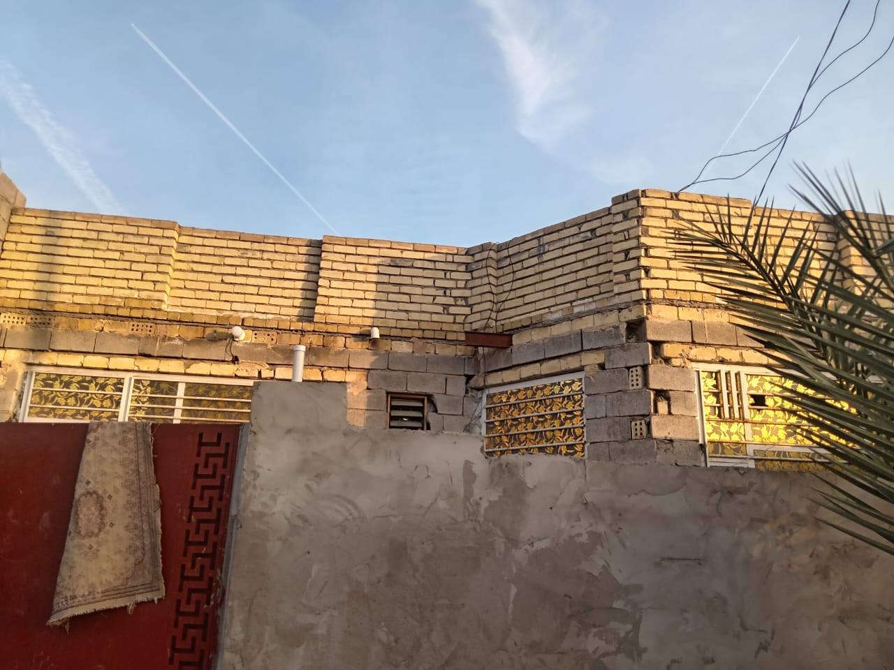 السلام عليكم ورحمة الله 
بيت للبيع يتكون من 
صاله+مطبخ +استقبال + غرفتين نوم +حمام 
المساحة 160 متر مربع 
السعر 23 وبي مجال ابيع مستعجل 
للأستفسار خاص او واتساب  او الاتصال على الرقم 
***********
