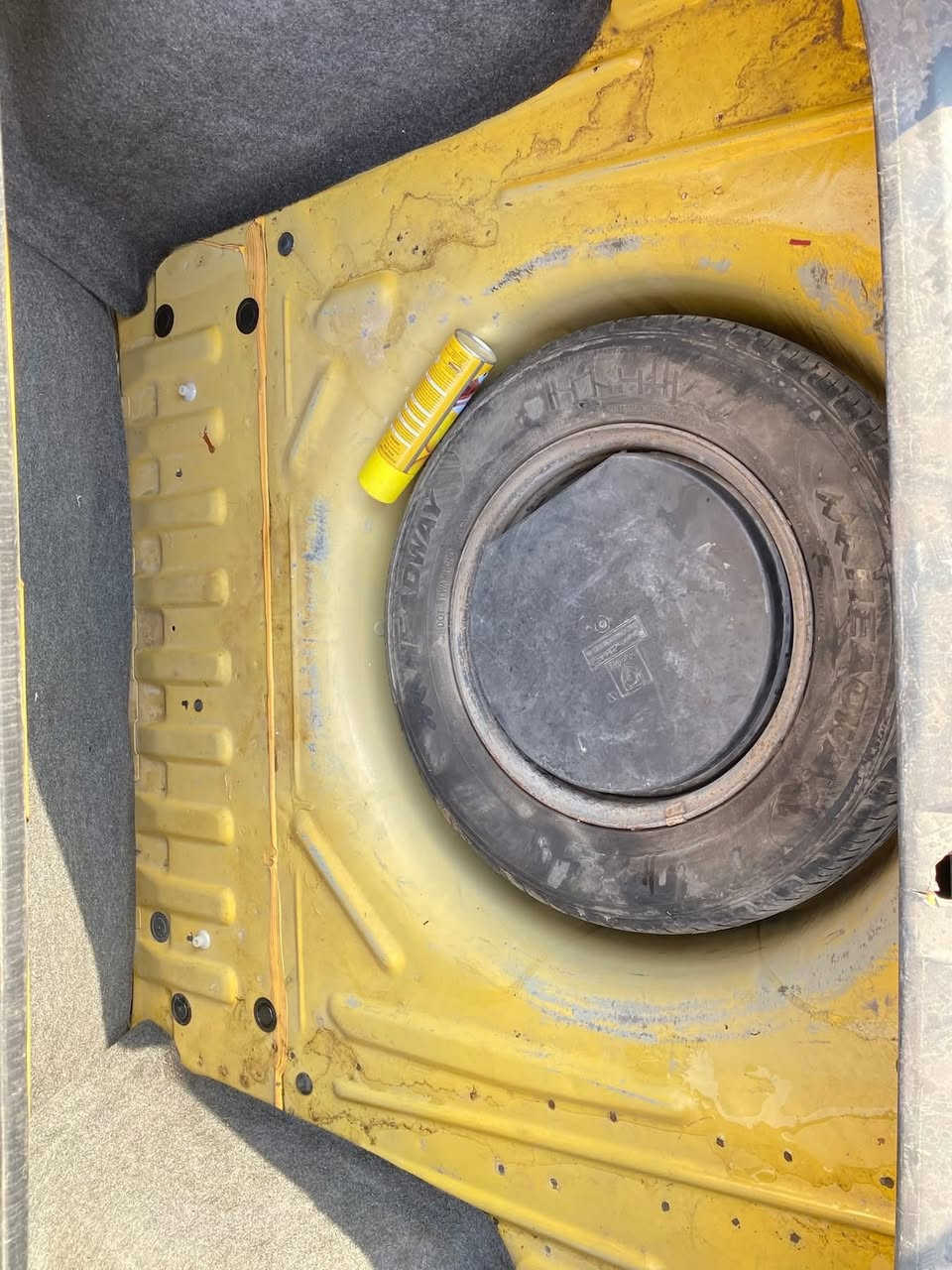 بيجو 405 موديل 2016
بيه بارد بسيط بالباب الي وره السايق 

تخم تاير جديد 

سنويه بأسمي لل29

مكينه لا تبخير لا تنقيص 

مفتوحه كازكت 

حداديه 70‎%‎

مشط جديد 

باتري جديد 

سعر 42 وبيه مجال للطيبين 

مكاني العماره 

***********
