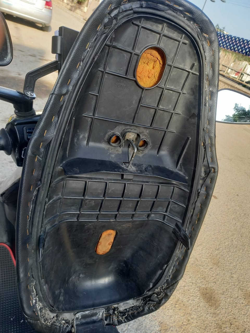 سلام عليكم دراجه سبيسي ياباني دراجه مفتوحه مكينه ناعمه كلشي شغال بيه دراجه قفل جنطه قفل استيرن سلف هندر 
هورن اشاير عالي ناصي كشن بلاد جنطه بلاد كفر أمامي تجاري بس صالنصه اصليه تايرات جدد كلشي كالبريتر اصلي مالته سعر ٥٥٠وبيه مجال قليل دراجه مال جناي مكان كوت دور العمال ***********
