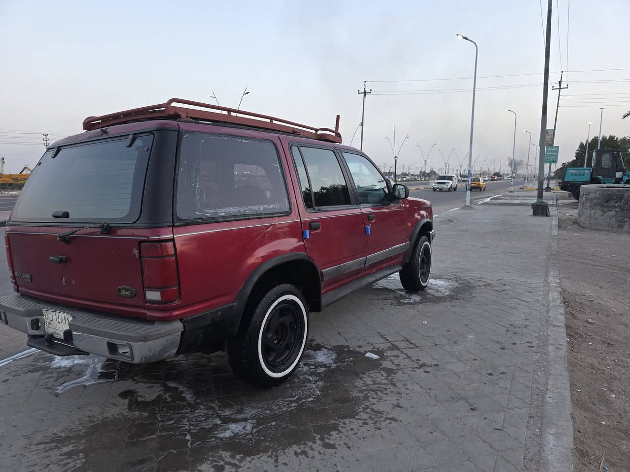 السلام عليكم فورت اكس بلور مديل ٢٠٠٠٠رقم بصره السنويه بعده مانتهيه مكيه وكير ٢٥٠٠ بطه جدد حداديه تخم تاير كله جديد مكفلوله من الضربه السعر ٣٨ الشراي يتصل البصره الزبير ***********
