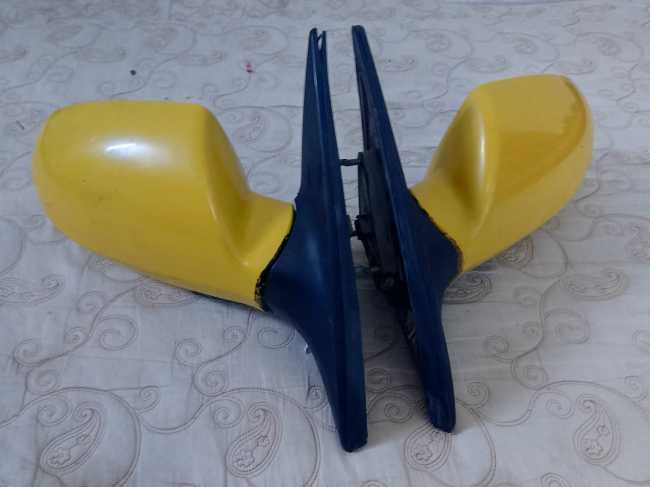 السلام عليكم مرايات النتره مقدسه يمنه ويسره تحكم شغال بلاديات مال تفصبخ مو تجاري مكان بغداد جسر ديالى 
سعر 40 
***********
