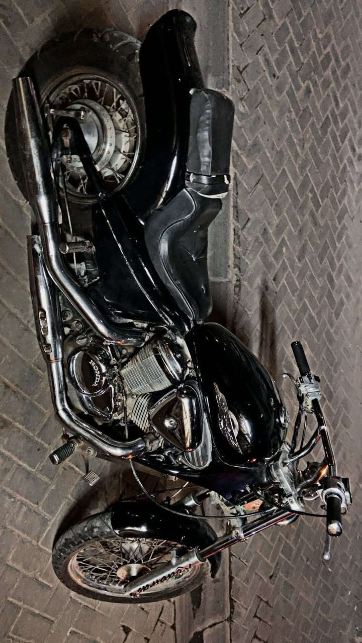 هوندا ستد 400cc
كفاله عامه 
تايرات جديده
باتري جديد 
صالنصات بلاديه
كهربائيات شغاله وضفيره بلاديه
مكاني بغداد 
السعر خاص وبيها مجال حق جيه 
رقمي ***********
