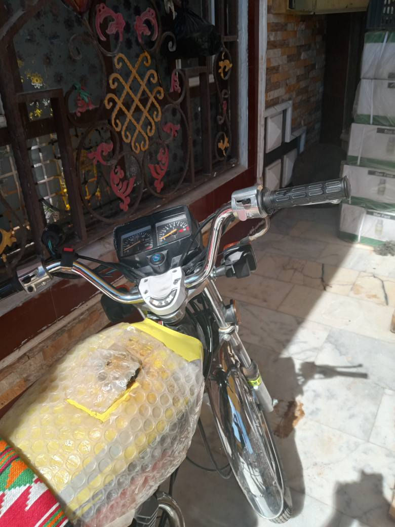 السلام عليكم دراجه اربع قير كامله للبيع السعر 600 مقفوله ماكينه اوراق سكنر وخدمه المشتري النجف, العراق


**إذا كنت صاحب هذا الإعلان وتريد حذفه لأي سبب، رجاءا أرسل رسالة إلى الدعم الفني**