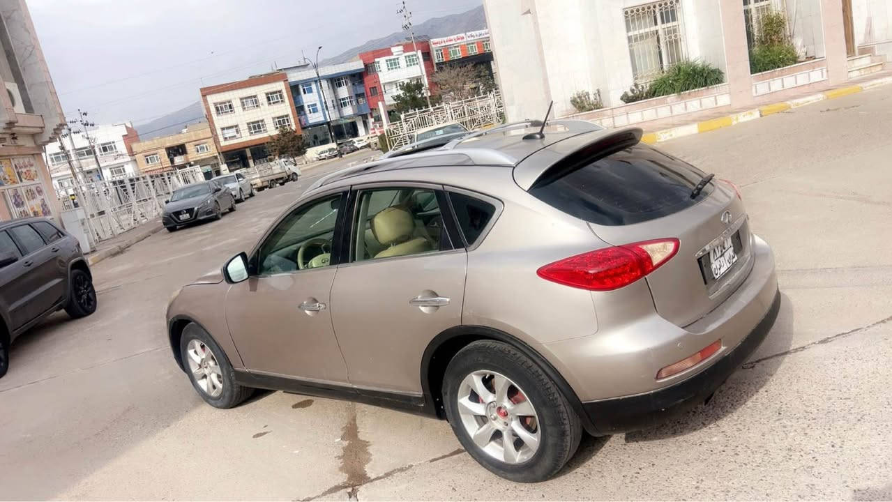 ***********- بي واتساب
***********-
للبيع نيسان انفينتي EX35 موديل 2009 فول فول مواصفات محرك 6 سلندر كير محرك تبريد شرط طخم تايرات كله جديد السياره بيها 3 قطع صبغ بدون دواخل شواصي مكفوله وايرباكات سليمه السياره جاهزه ودينار مصرف مابيها وغرفتها جديده على وضع الشركه تحويل و وكاله شرط السعر 77 ورقه ومجال بسيط وعليها 11ورقه غرامه ينزل من السعر  وهاي الغرامات بيهن خصم 20 بالميه مكان السياره اربيل طريق مخمور اكر, نينوى
