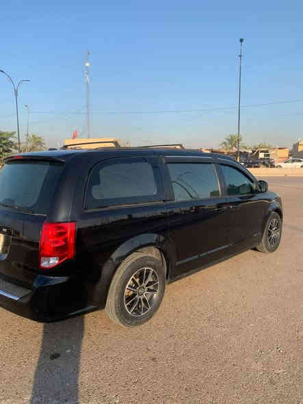 السلام عليكم 
دوج كرفان فئه GT
موديل ٢٠١٩
حادثها جداااا بسيط وبدووووون ايرباك 
فقط جاملغ وبنيد ومبدل بلادي 
جاهزه من جميع النواحي

المواصفات  
بيبان وجنطه كهرباء
كشنات منفصل 
٣ قطع تبريد
شاشه اعطال
فرس سقف 
كشنات جلد مع تدفئه في المقاعد الأمامي 
ستيرن هيتر 
داخل اسود 
مضخم صوت بلادي 
بردات بلادي خلفيه 
فرس وسطي
وباقي مواصفاتها معروفه 
السعر (188)ورقه
رفم بغداد بأسمي فحص وهزه جديد 
تحويل مباشر 
مكاني بغداد كميره قرب الجزيره السياحيه 
*********** سيد أمير
