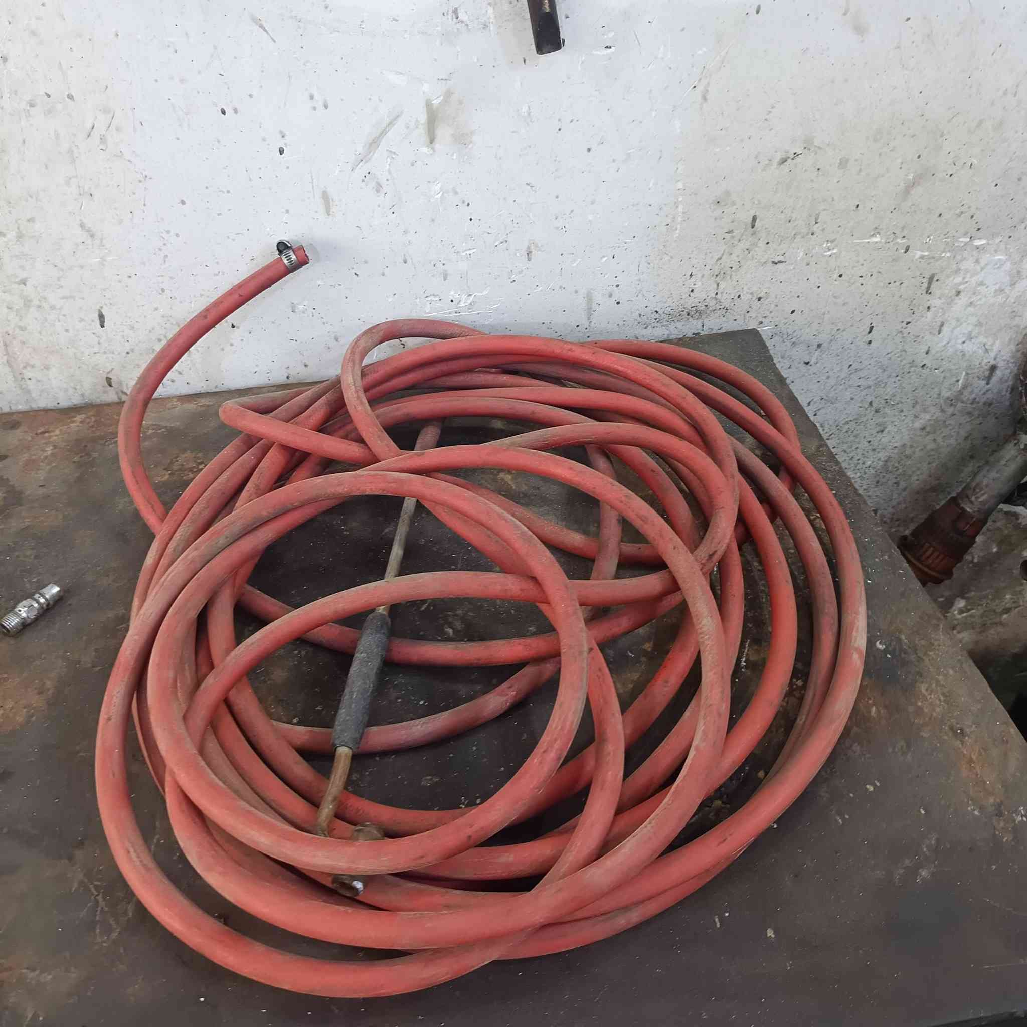 السلام عليك صونده البيع بيهن ٣٠متر***********
