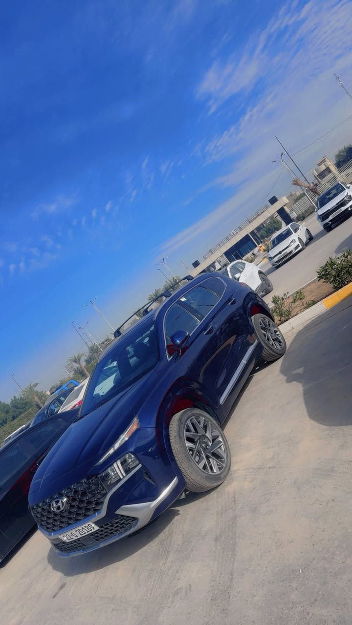 للبيع هيونداي سنتافي 2023 فئة ( كالكرافي 1/1 ) بيع مستعجل 
رقم اربيل دخول وترقيم جديد 
فول مواصفات (VIP) اعلى خط انتاج🔶
2023 SANTA FE Calligraphy
🟩 السعر 225 $بلاش سياره كلين زيرو 
صور الحادث بلمنشور 
بصمه عدد2
🛑السيارة رقم اربيل الجديد بأسمي   
ماشية :17 فقط 
سياره صار بيه صبغ فقط طرف البنيد جدا بسيط 
المواصفات :
محركها 2500 " توربو 281 حصان (اقوى عزم من الستة سلندر و اقتصادي)
  كير  ٨ نمر  دبل كلج 
1- تشغيل بصمة و تشغيل عن بعد
بصمة دخول و بصمة خروج
السيارة تتقدم و تترجع من البصمة
2- فتحة سقف بنوراما 
سقف كنتارا
3- _4_كامرات 360 درجة
4- _12_ حساس و رادرات 360 درجة 
خاصية الاوتو بارك 
رادار امامي خلفي توقف ذاتي رادار جانبي تنبيه و نقاط عمياء
5- جميع الكشنات كهرباء 
جميع الكشنات جلد
كشنات امامية تدفئة تبريد 
الكشنات الخلفية تدفئة
كشن سايق خزن وضعيات
مع بردات خلفية بلاد
6- اشاير بالمري
مري شفط 
مري قلاب مع البك
7- شاشة كبيرة معَ نظام سماعات هارمن كاردن 16 سماعة
مع نظام Apple CarPlay, Android Auto
ايضاً انارة محيطة داخل السيارة متغيرة الألوان 
مع نظام شحن وايرلس للهاتف
ايضاً اوامر صوتيه
8- اربع انظمة قيادة (سبورت ،كومفورت ، ثلجي ، سمارت)
عداد السرعة في شاشة السائق يتغير حسب نظام القيادة
مع نظامHTRAC ( الدفع الرباعي)
مع نظام نزول المنحدرات
9- هاند بريك بصمة
نظام اوتو هولد
10- داتشو بالجامة الامامية للسائق لعرض السرعة و تحذير المسارات
11- لايت امامي اربع عدسات زنون عالي ناصي مع لد نهاري 
بك لايت لد 
اشارة ترحيب عند الاقتراب من السيارة
12- صندوك شفط كهرباء ايضاً فتح تلقائي 
14- كامرات اشارة في شاشة السائق 
15- ويل كب حجم 20
16- نظام اطفاء و اعادة تشغيل الاقتصادي في الأزدحام 
17- تدفئة بالستيرن ، شفتات بالستيرن
المواصفات ما تخلص بيها بعد 
للبيع فقط مكاني بغداد البنوك او شارع فلسطين
***********
