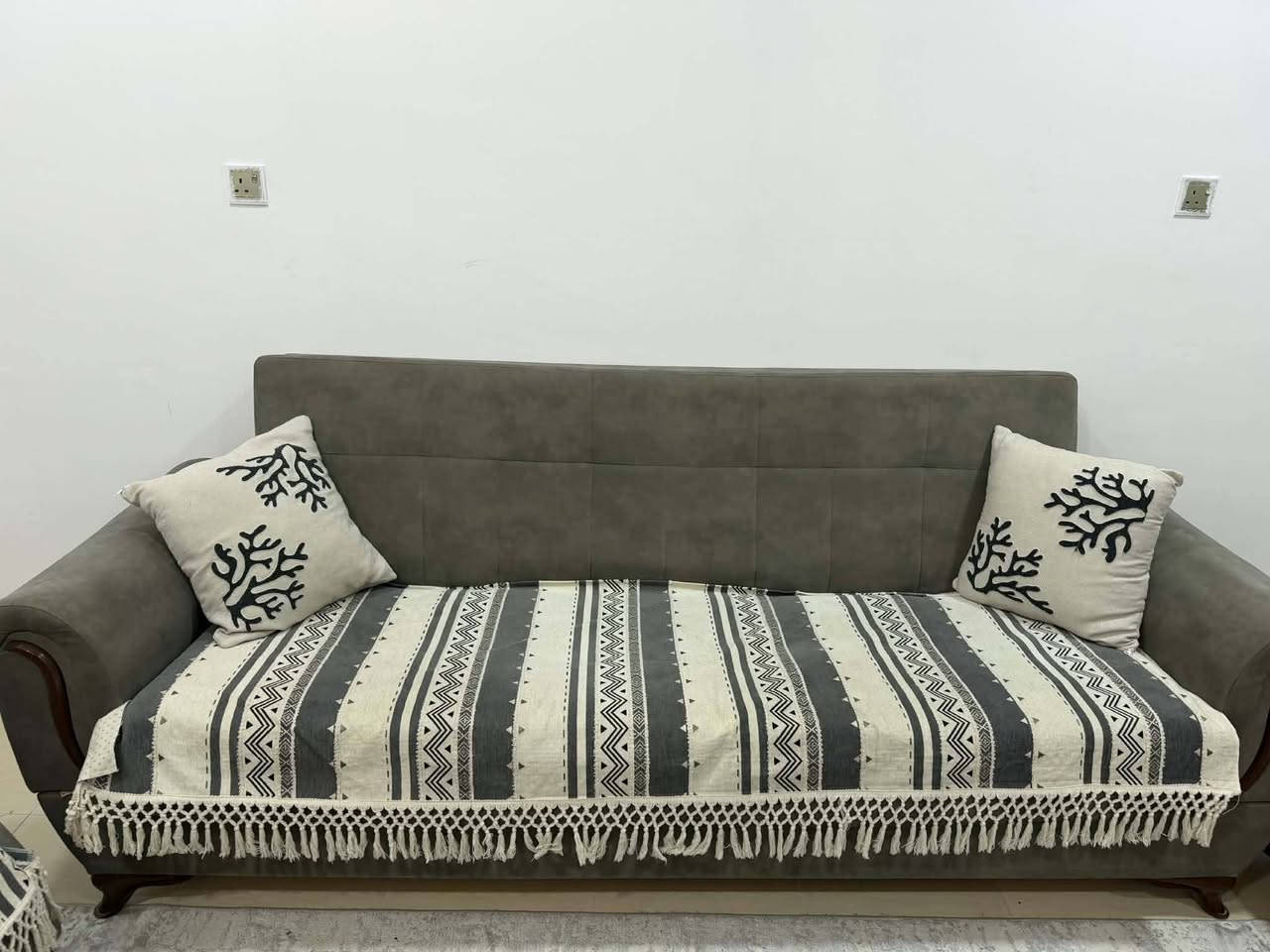 تخم قنفات ٨ مقاعد تركي يتحول سرير وبي مخزن السعر ٢٥٠ الف مستعجله ع البيع لان اريد اتحول هالايام الغير بيت مكان أربيل


**إذا كنت صاحب هذا الإعلان وتريد حذفه لأي سبب، رجاءا أرسل رسالة إلى الدعم الفني**