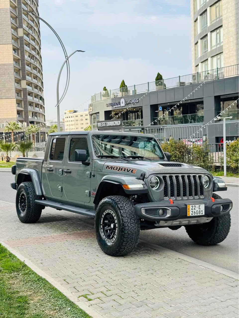 Jeep Gladiator Mojave
مۆدیل 2021 ئەمریکی
مواسەفات ( بەسمە ، شەغال، car play, سقف فایبر کلاس ،  ٤ جام کارەبایی ، شاشە گەورە، ناو قەیسی، کوشین و سوکان هیتەر ، دەبل ئەکسل، تاخم دەبل مارکەی fox , تاخم تایەی جەبەلی ، کامیرە، شەغال، زۆر مواسەفاتی تر...)

بەس بۆنیتی بۆیاخە بێ ژوورەوە
۷٠ هەزار رۆیشتووە
سەنەوی و رەقەم و شتی نوێیە
سعری ۲۹۸ وەرەقەیە و مەعامەلە
لە هەولێرم
٠۷٥٠٦۳٠٠٥٠٥

عربی 
جیب رانکلر موجافى
  مواصفات امریکی
۲٠۲۱
اللون سمنتي مميز
مواصفات ( ٤ جامات کهرباء، بصمة، شاشة کبیر، نظام car play، كاميرة خلفي، كشنات مشمشي، ، كشنات تدفئه، ستيرن تدفئه، سقف فايبر كلاس، تحديد سرعة، تراكشن كونترول، تشغيل عن بعد، فور ویل، بعد هواية مواصفات ..! )

بونیت صبغ
ماشي۷٠ الف
سنوي و هزة و رقم جديد
تحويل و غرامة بشرط
سعر ۲۹۸ ورقة و معاملة 
اربيل

***********
كورك، واتساب أربيل, العراق
