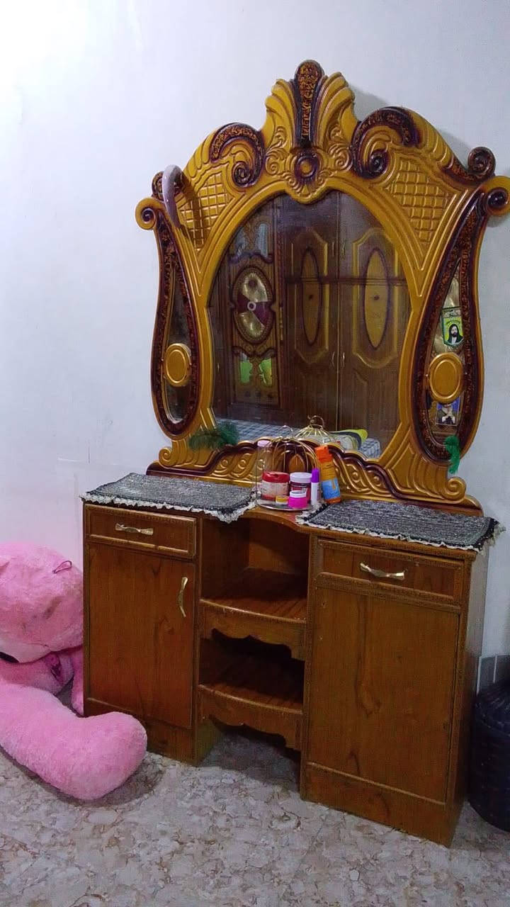 السلام عليكم غرفتين للبيع مستعملات تصليحات بسيطه كلمن وسعرها مكاني بغداد  ***********
