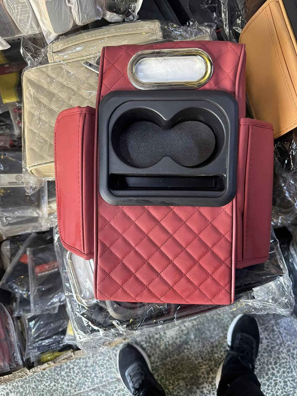 مسند تكوه جميع الوان
كماليات سيارات  كرار الشمري 
يمتاز اسفنج مضغوط جلد اصلي طبيعي يحتوي علا مكان اكلاصات + مبايل
عنوان نجف ناحيه الحريه قرب مفرك ابو حلان ***********
