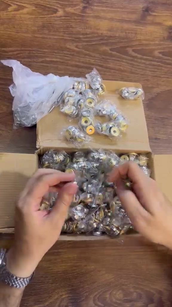 📦 قبق برغي ستيل (مو بلاستك)
✅ قياس 20 ملم حقيقي
✅ عروض تنافسيه 
العرض الاول 100قطعه السعر 15.000الف
✅ العرض الثاني 200قطعه السعر 25.000 الف 
💰 العرض الثالث 300قطعه السعر: 35,000 دينار فقط 
للطلب والاستفسار راسل الصفحة 📩


**إذا كنت صاحب هذا الإعلان وتريد حذفه لأي سبب، رجاءا أرسل رسالة إلى الدعم الفني**