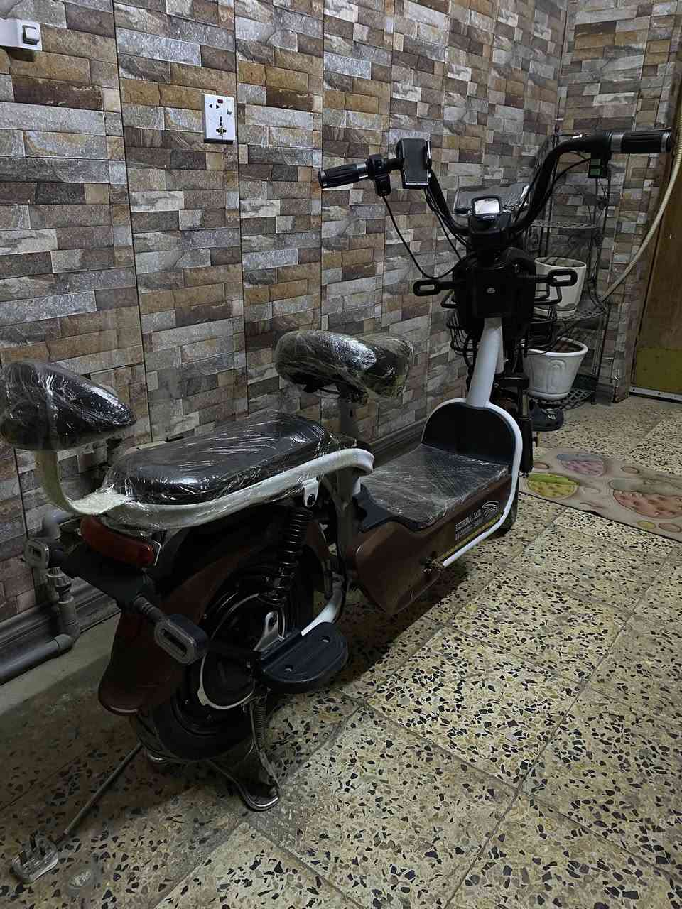 السلام عليكم دراجه شحن للبيع الدراجه 4بطاريات فول مواصفات شاشه ايباد قفل تاير دبلات اماميه وخلفيه تشغيل عن بعد اشارات اماميه وخلفيه السعر 275وبيها مجال رقمي*********** موديل2024 حجم14 فقط بطاريات ضعيفه
