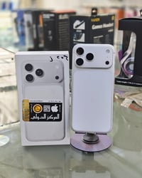 17 برو ماكس شريحه الكترونيه ذاكره 256 بطاريه 100  عدد دورات الشحن 13 ف...