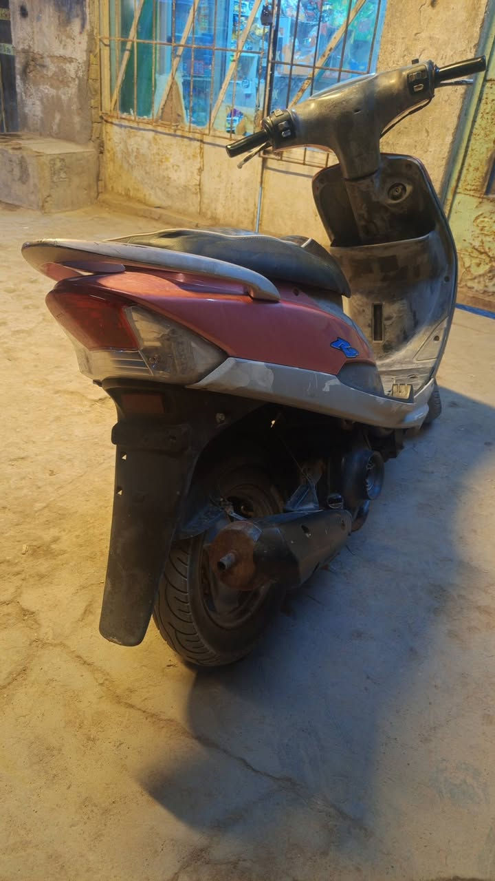 سلام عليكم دراجه اللبيع ماكس قجمه كلشي شقال مكينه مامفتوحه جيب وياك فيتر وفحص سلف هندر دبلات شقاللات سكن عالي وناصي شائر شقالت دبلات شقاللات سعر 750ويبه مجال مكاني البصره الهارثه رقم صاحب دراجه ***********
