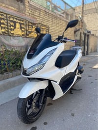 للبيع دراجة pcx جيل رابع  نازله من الرمبة صارلها اسبوعين  ماشيه 22 الف...