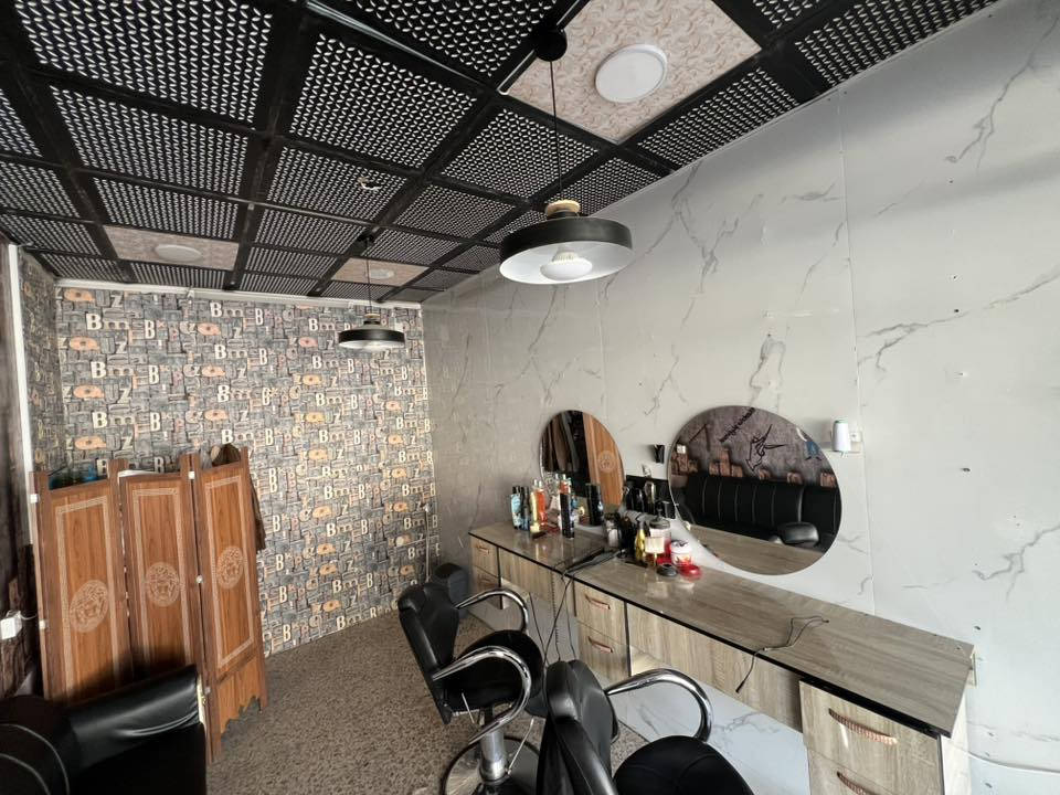 سلام عليكم عندي طني غراض للبيع الي تفيده يراسلني *********** بي واتساب
