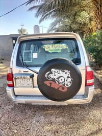 باجيرو موديل 2003 نظيفه عده الكير يخربط رقم بغداد بسمي 07811166338