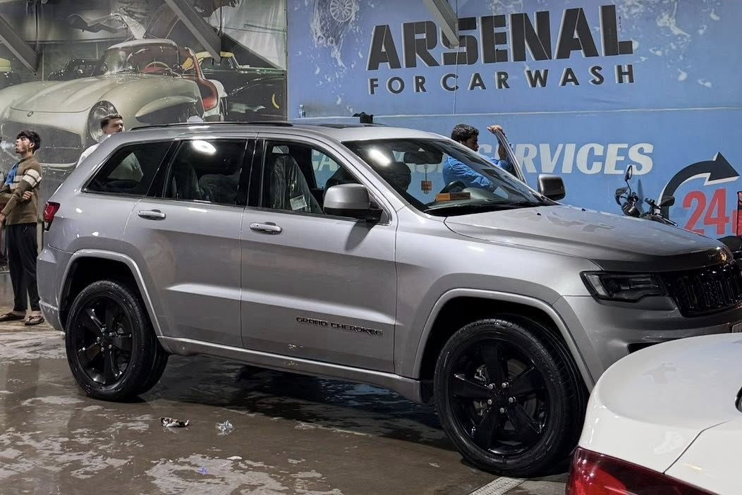 بسعر مناسب
جيب بلاك توب 2015 وارد امريكي فور ويل

ماشية 88,000 مايل ، نظيفة وبحالة جيدة

جاهزة من كل النواحي كير / محرك / تبريد / كهربائيات كلها 100% 

المواصفات :

- محدث بجم 2017 لايتات وكشاف اصلي

- سلايد / بصمة / تشغيل عن بعد

- شاشه كبيرة

- كشنات جلد + كنتارا / تدفئة (كشن / ستيرن / مري جانبي)

- صندوك كهرباء

* صور الحادث موجودة

مكان السيارة زيونة

غير متواجد على الفيس والتعليقات

للاستفسار واتساب ***********
