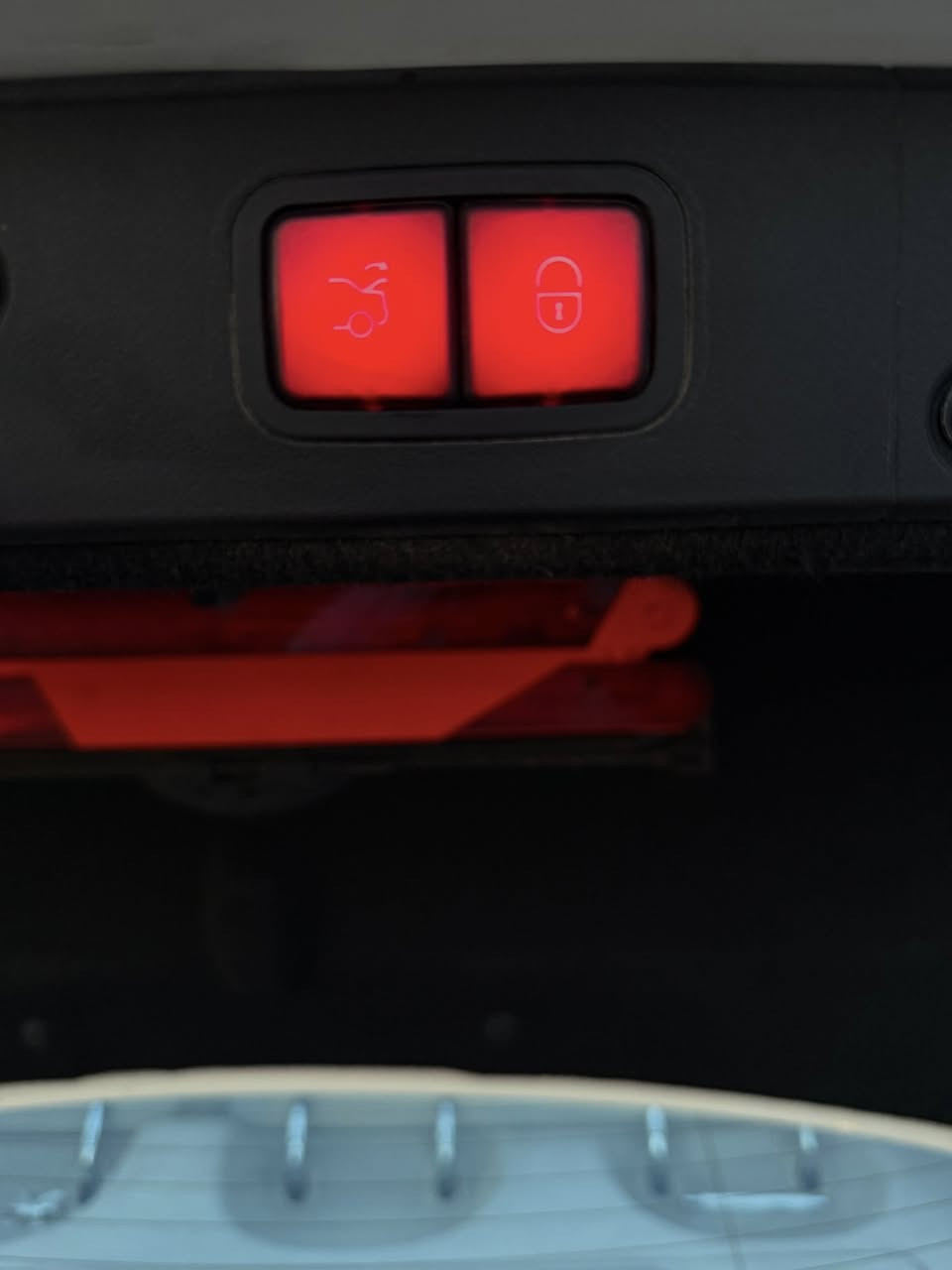 السلام عليكم 

E280 2009 W211 M272
وكالة الكويت 
ماشية ٢٥٠ الف
حساسات امامية خلفية 
الراديو مالتها شاشة كاملة بلادية مو تحوير
بصمة بالگير مثل مال cls
كروز و لمت سرعة 
تبريد بالتكم
تحكم خلفي
صندوق كهرباء 
اربعة بيبان بصمة
تبريد و تدفئة كشنات
بانوراما 
كشنات امامية ثنينهن كهربائي
رقم بغداد الجديد وهزة جديدة
مكانهة بغداد زيونة 
بيهة جاملغ امامي صبغ صفحة سايق بدون حادث بدون دواخل و بارد بلبابين نفس صفحة 
سعر ١٦٧$
***********
