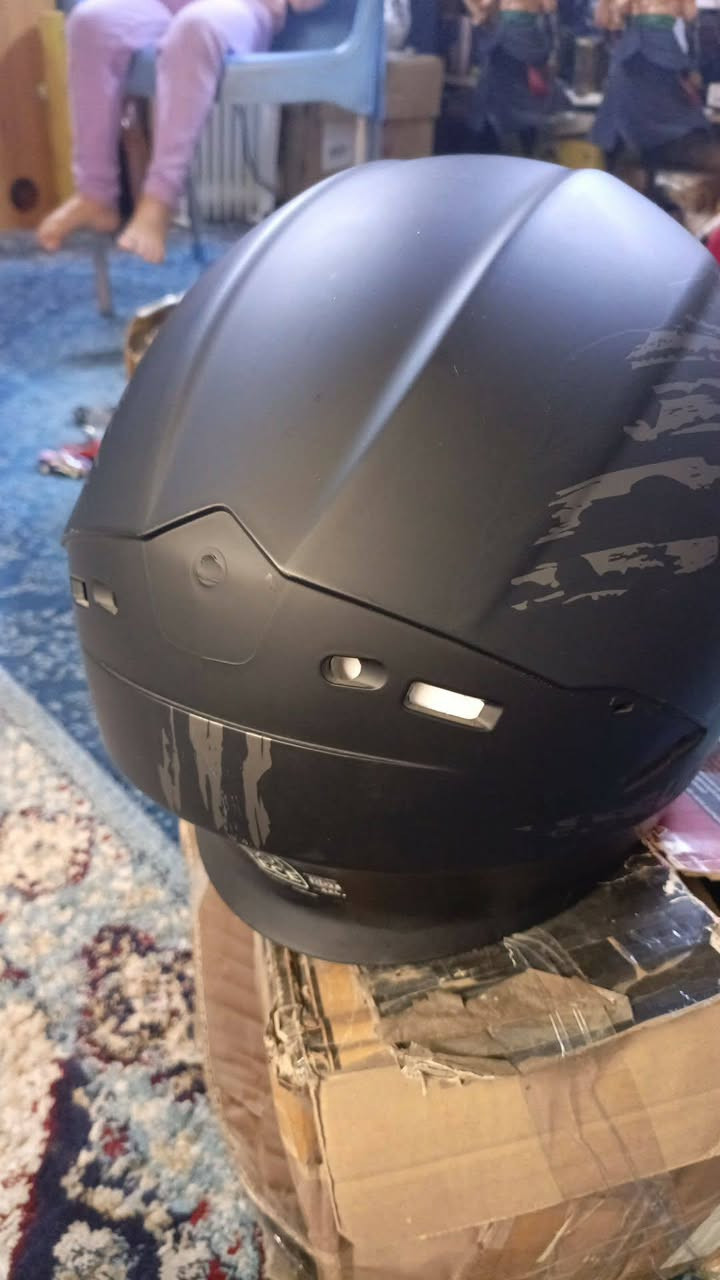 سلام عليكم
عندي هذني خوذ للبيع 
@الجميع


**إذا كنت صاحب هذا الإعلان وتريد حذفه لأي سبب، رجاءا أرسل رسالة إلى الدعم الفني**