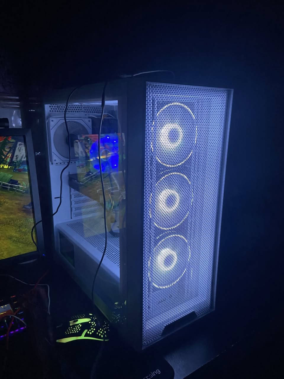 I5 9400f
GTX 1650 super 4g ram
16g ram 

بور 650w
B365 msi
 هاردات m.2. 128 
SSD 512g
500g had
كيس ثيرماتك 6 fan
شاشه كيمينك 60HZ ستاند متحرك 
كيبورد ميكانيكي ريد سويج 
لد فوك الشاشه 
ماوس ريزر 
ماوس ثاني عادي 
ماوس باد Black
سماعات هايبر اكس لون ابيض واير
UPS 1500  أوفلاين بطاريات جديده
جويستك ربط واير و بلوتوث اخذتها ب25
حسابات داخل الpc 
كيم باص 
وستيم اونلاين و أوفلاين
واتساب ***********
مكان بغداد توصيل ماموجود 
السعر 540 ألف
