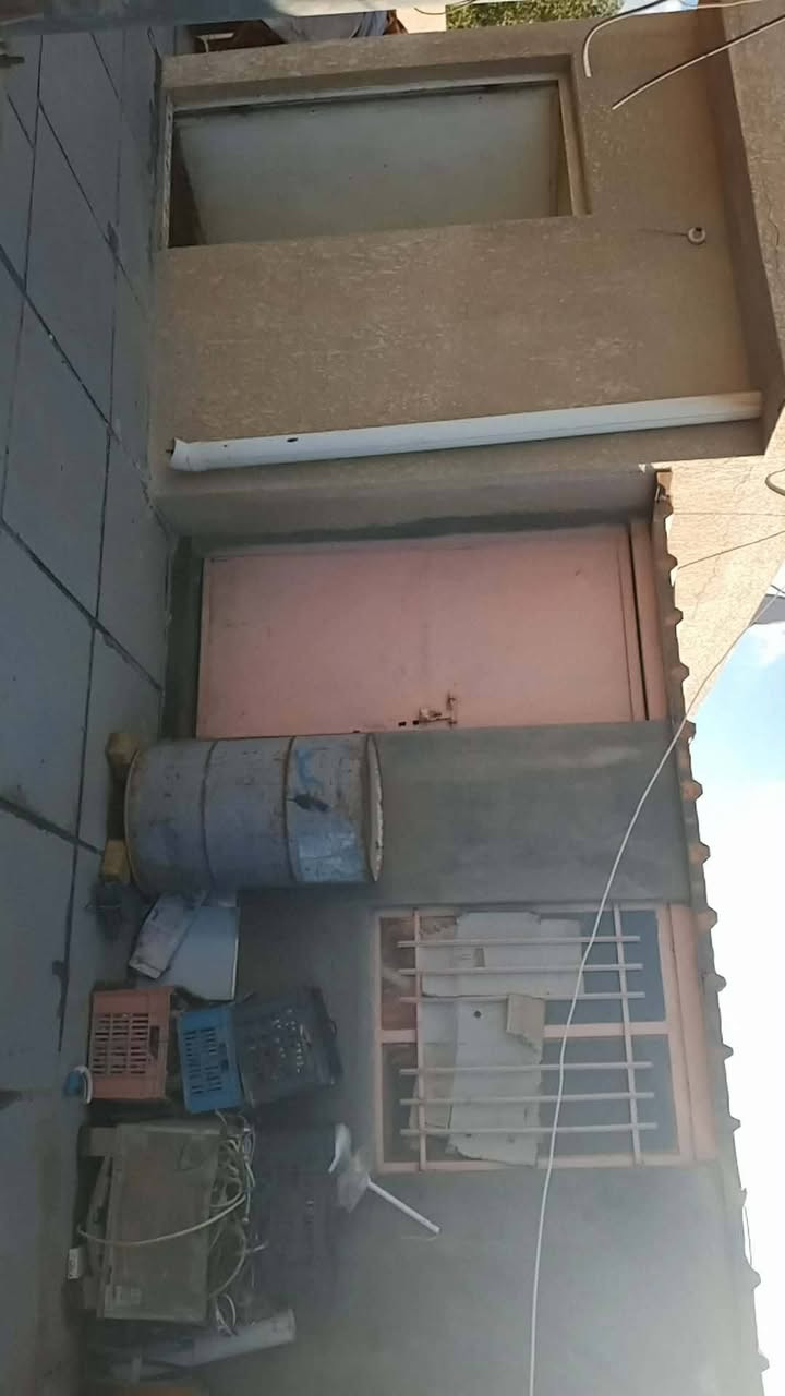 بيت مساحه 200 كوت حي الجهاد في الجمعيه شارع محطة الغاز قرب مدرسة الشهيد داود بيت ركن خمس غرف ومطبخين صحيات بالطابق الأرضي والطابق الأول بيت مامحتاج كلشي يجي ويكعد بيه مايذب عليه ولا فلس.. التفاصيل بالصور.. السعر الاتصال على الارقام... 
‏‪***********‬‏
‏‪***********‬‏‏‪
‏‪***********‬‏

