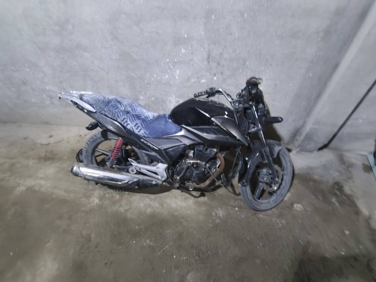 اسلام عليكم
دراجه ليفان للبيع او مراوس 
محركه نظيف
 وصوته ناعم 
كفراته مو جدد ١٠٠٪
نقصه كهربائيات الاشاير
سعره مناسب 
مكاني الفلوجه 
للأستفسار اكثر
 تواصل خاص وبالخدمه


**إذا كنت صاحب هذا الإعلان وتريد حذفه لأي سبب، رجاءا أرسل رسالة إلى الدعم الفني**