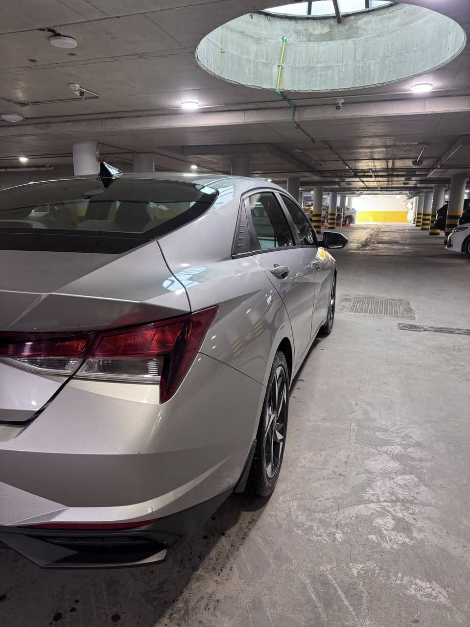 هونداي النترا 2023
وارد أمريكي فول مواصفات بدون فتحه
بصمه
شاشه ابل كاربلاي متصله
رادارات
شحن وايرلس
تدفئة مقاعد 
ترحيب بالأبواب
ويل كب كروم بلادي 
هاند بريك بصمه واوتو هولد
سيستم صوت 
محرك 2000 دوش 
سياقه ذاتيه
السياره ماشيه ٢٣  
وباقي المواصفات المعروفه 
السياره بدون حادث ولا معجون وبدون ايرباك  فقط ثلاث قطع كلير أمريكي 
رقم أربيل هزه وفحص كل جديد 
تحويل او وكاله
السياره جاهزه من كل النواحي بدون اي نقص  
السعر 148
مكان السياره بعداد حي الجهاد
***********
