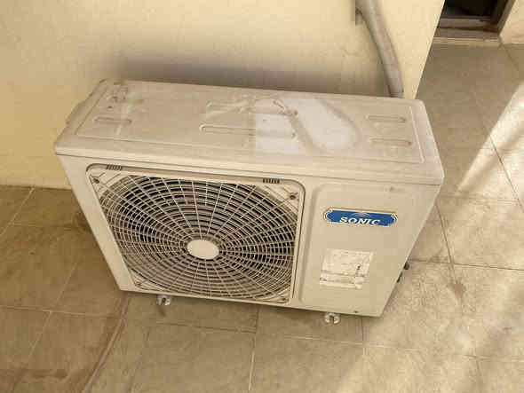 سبالت للبيع بحالة ممتازة كلهن شغالات تدفئة وتبريد الحجم طن ونص المراسلة *********** المكان اربيل سايدين لاوان
