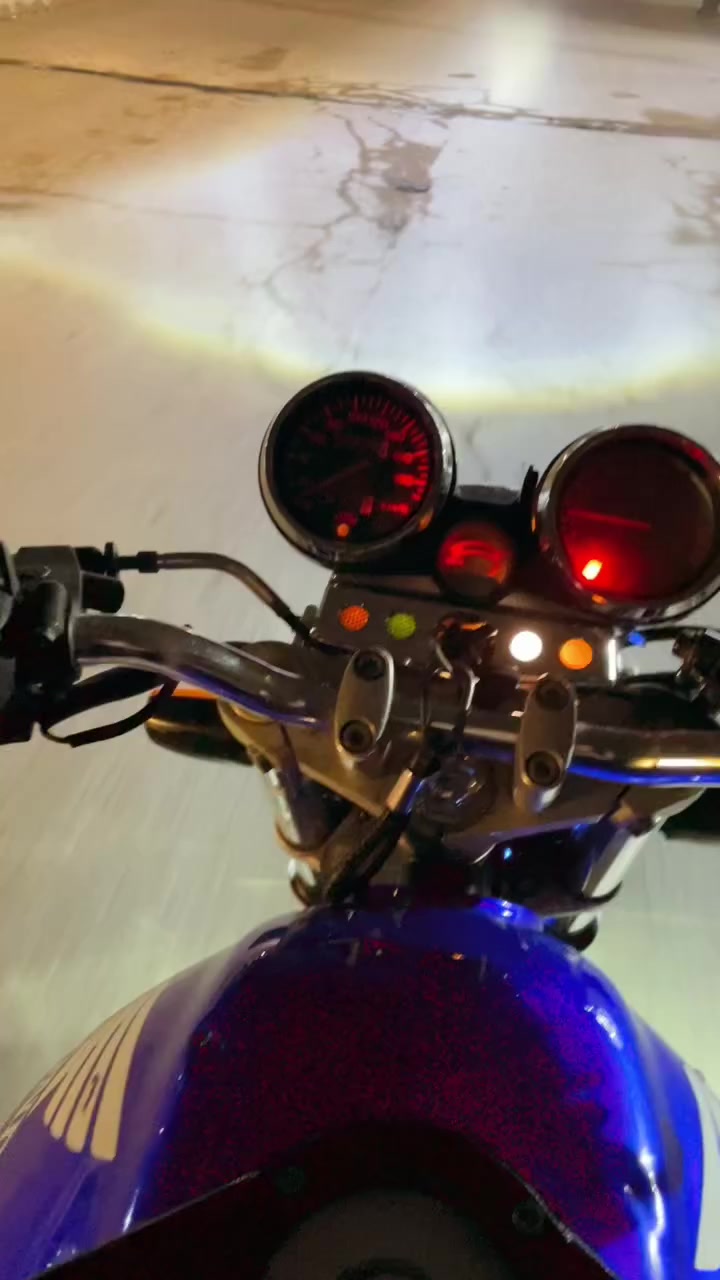 دراجة CB400 مودیل 2002 دراجة نظیف أي عیب مابي محرك کلا شغال اوراق کامل سعر  12 بي مجال مکان کرکوك رقم موبایل***********
ــــــــــــــــــــــــــــــــــــــــــــــــــــــــــــــــــــــــــ
ماتۆڕ CB400 مودیل 2002 ماتۆڕەکە خاوێنە هیچ کێشەیەکی نییە مەکینەی  کارەبای هەموو گیانی ئیش ئەکات مەنەفێسی کاملە سعری 12مەجالی تیایە شوێن کەرکوک ژمارەی موبایل ***********
