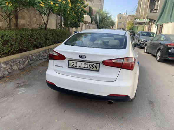 سلام عليكم كيه سيراتو ٢٠١٤ للبيع بيه صبغ حزام بدون دواخل سياره جاهزه من كلشي تريد تحويل تريد وكاله مكان بغداد الحريه سعره ١٠٠ وبيه مجال قليل رقم الهاتف ***********
