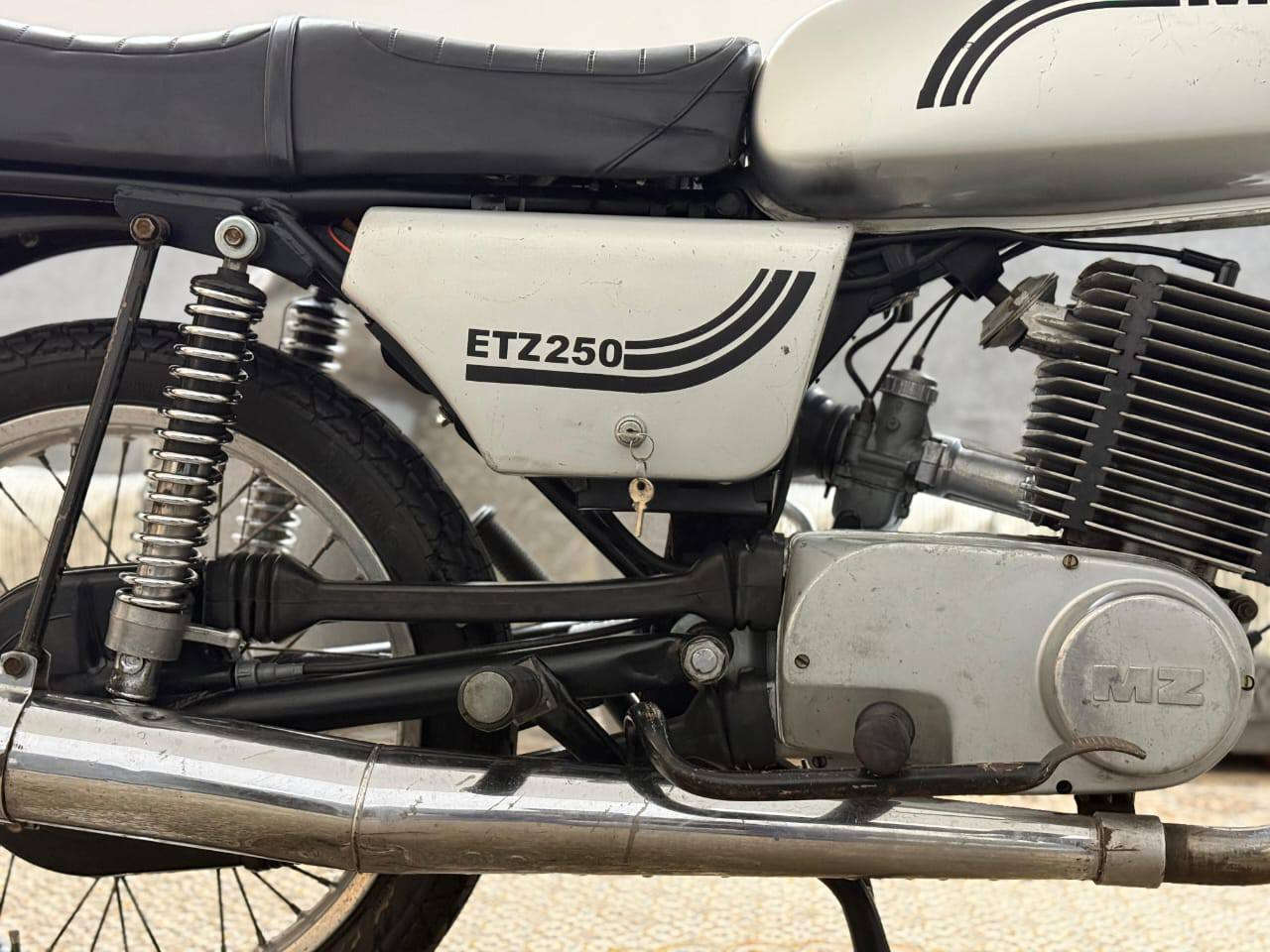 سلام عليكم تحياتي للجميع مرخصة الأدمن ماطور بلادي كل ألماني للبيع ٨٢ باله الاستفسار الرقم ***********
