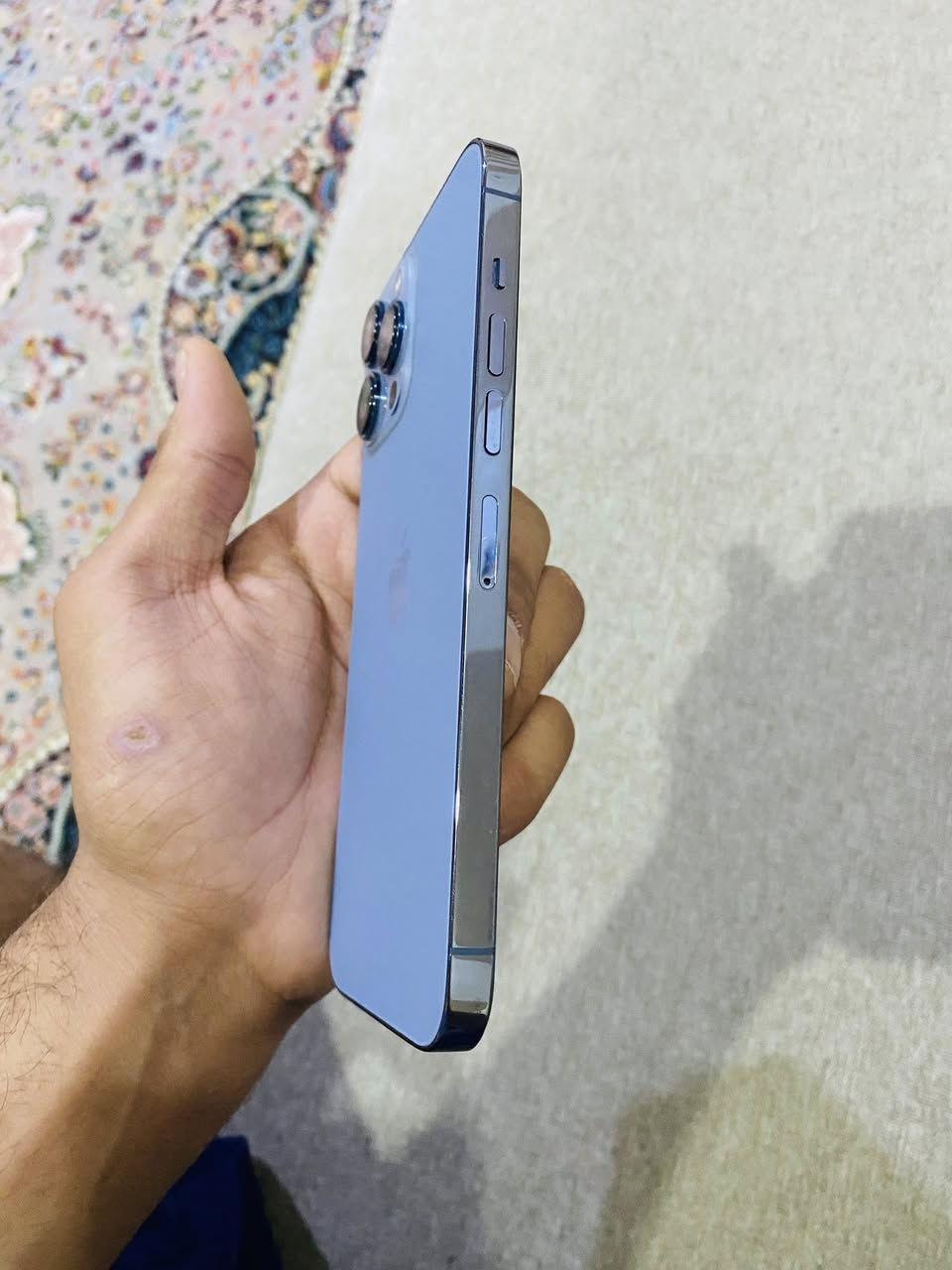 ايفون 13 برو ماكس
بطارية 86
الجهاز نضيف جدا مثل ما اشوف 
ما مبدل بي شي استخدم شخصي 
جهاز روعة بمعنى الكلمه ذاكرة 256 
لون مميز بحري ومثل ما اتلاحظ اكو فطر هذا بل لزكه مو بل شاشه سليمة 100% *********** 
السعر 700 وبي مجال للشراي ✨
